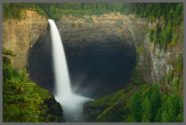 Helmcken Falls - Wells Gray State Park